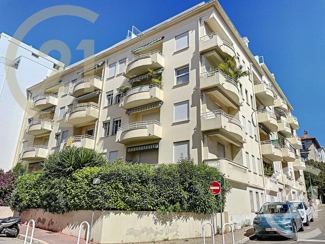Appartement F2 à vendre - 2 pièces - 50.0 m2 - CANNES - 06 - PROVENCE-ALPES-COTE-D-AZUR - Century 21 Immobilier Service Appartement F2 à vendre - 2 pièces - 50.0 m2 - CANNES - 06 - PROVENCE-ALPES-COTE-D-AZUR - Century 21 Immobilier Service