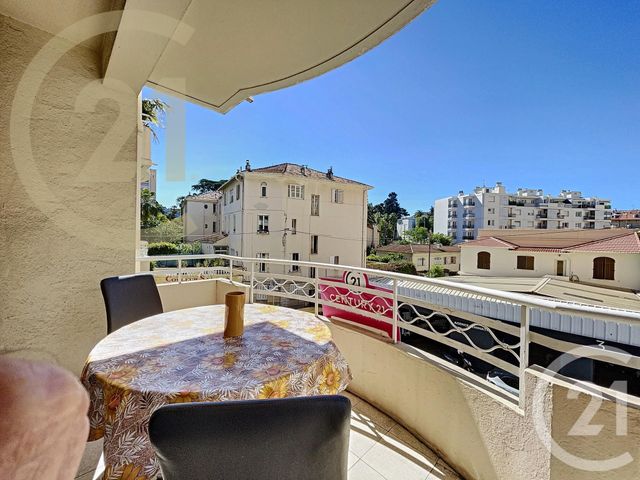 Appartement F2 à vendre - 2 pièces - 50.0 m2 - CANNES - 06 - PROVENCE-ALPES-COTE-D-AZUR - Century 21 Immobilier Service Appartement F2 à vendre - 2 pièces - 50.0 m2 - CANNES - 06 - PROVENCE-ALPES-COTE-D-AZUR - Century 21 Immobilier Service