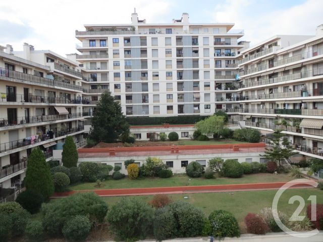 Appartement F2 à louer - 2 pièces - 42.89 m2 - CANNES - 06 - PROVENCE-ALPES-COTE-D-AZUR - Century 21 Immobilier Service Appartement F2 à louer - 2 pièces - 42.89 m2 - CANNES - 06 - PROVENCE-ALPES-COTE-D-AZUR - Century 21 Immobilier Service