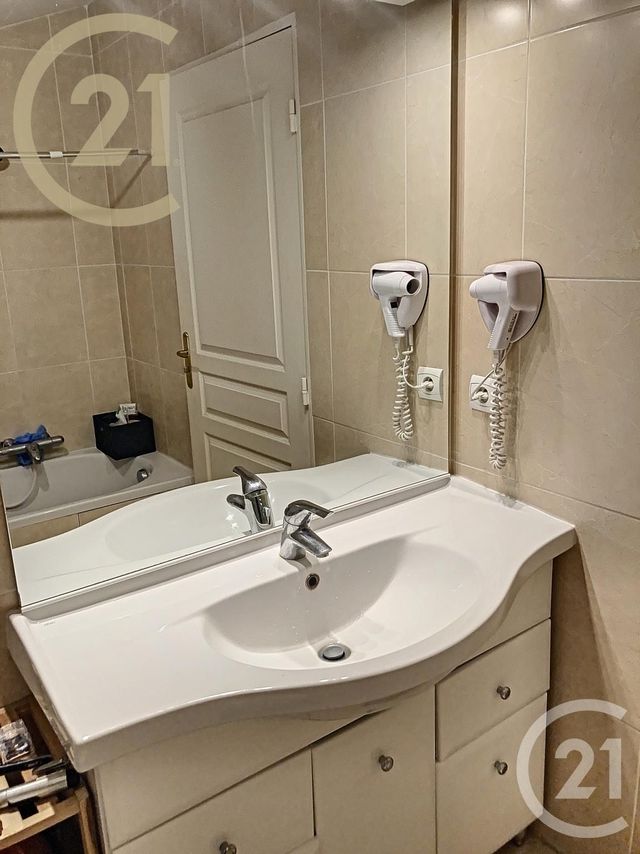 Appartement F3 à vendre - 3 pièces - 63.42 m2 - CANNES - 06 - PROVENCE-ALPES-COTE-D-AZUR - Century 21 Immobilier Service Appartement F3 à vendre - 3 pièces - 63.42 m2 - CANNES - 06 - PROVENCE-ALPES-COTE-D-AZUR - Century 21 Immobilier Service
