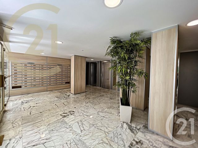 Afficher la photo en grand Appartement F3 à vendre - 3 pièces - 70.62 m2 - CANNES - 06 - PROVENCE-ALPES-COTE-D-AZUR - Century 21 Immobilier Service