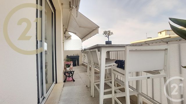 Appartement F3 à vendre - 3 pièces - 73.0 m2 - CANNES - 06 - PROVENCE-ALPES-COTE-D-AZUR - Century 21 Immobilier Service Appartement F3 à vendre - 3 pièces - 73.0 m2 - CANNES - 06 - PROVENCE-ALPES-COTE-D-AZUR - Century 21 Immobilier Service