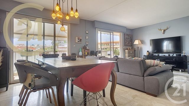 Appartement F3 à vendre - 3 pièces - 73.0 m2 - CANNES - 06 - PROVENCE-ALPES-COTE-D-AZUR - Century 21 Immobilier Service Appartement F3 à vendre - 3 pièces - 73.0 m2 - CANNES - 06 - PROVENCE-ALPES-COTE-D-AZUR - Century 21 Immobilier Service