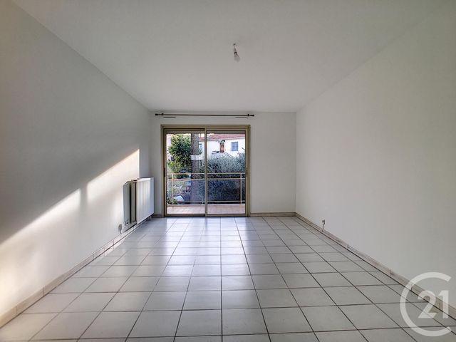Appartement F2 à louer - 2 pièces - 52.42 m2 - CANNES - 06 - PROVENCE-ALPES-COTE-D-AZUR - Century 21 Immobilier Service Appartement F2 à louer - 2 pièces - 52.42 m2 - CANNES - 06 - PROVENCE-ALPES-COTE-D-AZUR - Century 21 Immobilier Service
