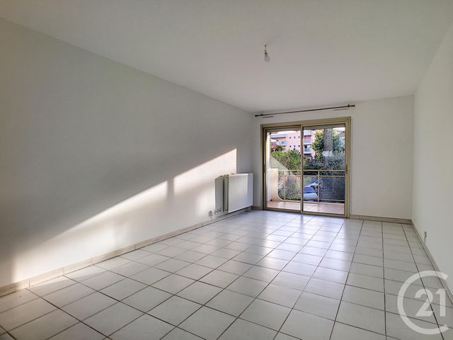 Appartement F2 à louer - 2 pièces - 52.42 m2 - CANNES - 06 - PROVENCE-ALPES-COTE-D-AZUR - Century 21 Immobilier Service Appartement F2 à louer - 2 pièces - 52.42 m2 - CANNES - 06 - PROVENCE-ALPES-COTE-D-AZUR - Century 21 Immobilier Service