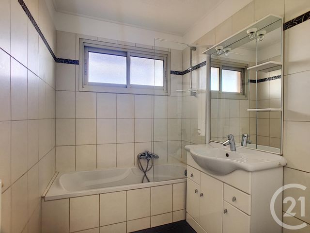Appartement F2 à louer - 2 pièces - 52.42 m2 - CANNES - 06 - PROVENCE-ALPES-COTE-D-AZUR - Century 21 Immobilier Service Appartement F2 à louer - 2 pièces - 52.42 m2 - CANNES - 06 - PROVENCE-ALPES-COTE-D-AZUR - Century 21 Immobilier Service