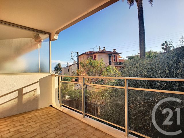 Appartement F2 à louer - 2 pièces - 52.42 m2 - CANNES - 06 - PROVENCE-ALPES-COTE-D-AZUR - Century 21 Immobilier Service Appartement F2 à louer - 2 pièces - 52.42 m2 - CANNES - 06 - PROVENCE-ALPES-COTE-D-AZUR - Century 21 Immobilier Service