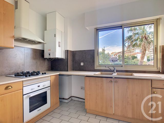 Appartement F2 à louer - 2 pièces - 52.42 m2 - CANNES - 06 - PROVENCE-ALPES-COTE-D-AZUR - Century 21 Immobilier Service Appartement F2 à louer - 2 pièces - 52.42 m2 - CANNES - 06 - PROVENCE-ALPES-COTE-D-AZUR - Century 21 Immobilier Service