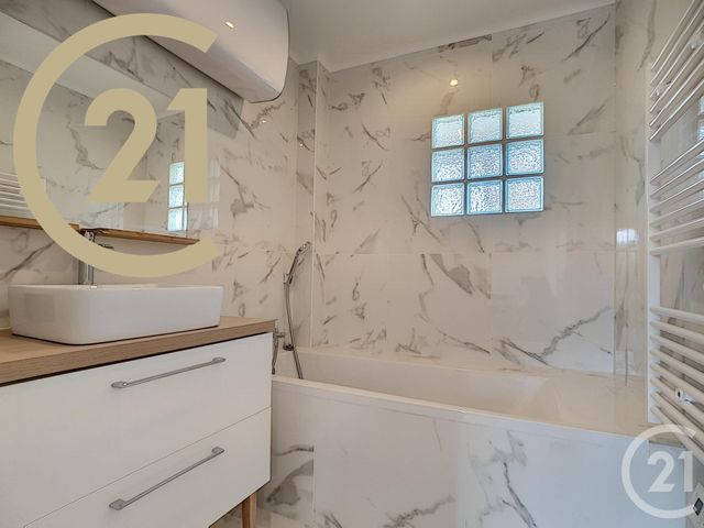 Appartement F4 à vendre - 4 pièces - 67.68 m2 - CANNES - 06 - PROVENCE-ALPES-COTE-D-AZUR - Century 21 Immobilier Service Appartement F4 à vendre - 4 pièces - 67.68 m2 - CANNES - 06 - PROVENCE-ALPES-COTE-D-AZUR - Century 21 Immobilier Service