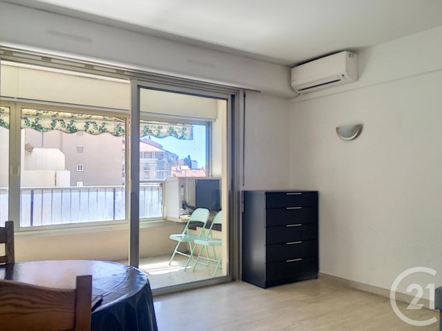 Appartement F1 à louer - 1 pièce - 25.27 m2 - CANNES - 06 - PROVENCE-ALPES-COTE-D-AZUR - Century 21 Immobilier Service Appartement F1 à louer - 1 pièce - 25.27 m2 - CANNES - 06 - PROVENCE-ALPES-COTE-D-AZUR - Century 21 Immobilier Service