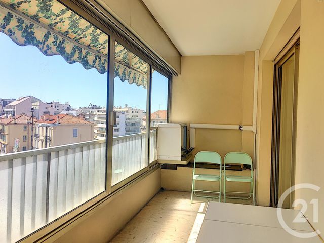 Appartement F1 à louer - 1 pièce - 25.27 m2 - CANNES - 06 - PROVENCE-ALPES-COTE-D-AZUR - Century 21 Immobilier Service Appartement F1 à louer - 1 pièce - 25.27 m2 - CANNES - 06 - PROVENCE-ALPES-COTE-D-AZUR - Century 21 Immobilier Service