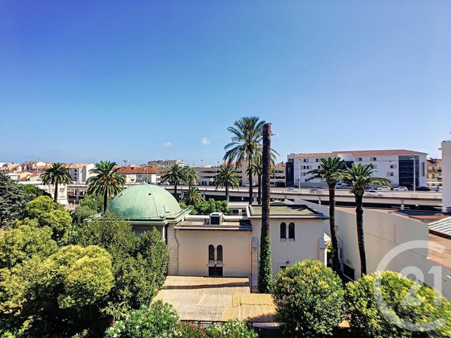 Appartement F2 à louer - 2 pièces - 30.89 m2 - CANNES - 06 - PROVENCE-ALPES-COTE-D-AZUR - Century 21 Immobilier Service Appartement F2 à louer - 2 pièces - 30.89 m2 - CANNES - 06 - PROVENCE-ALPES-COTE-D-AZUR - Century 21 Immobilier Service