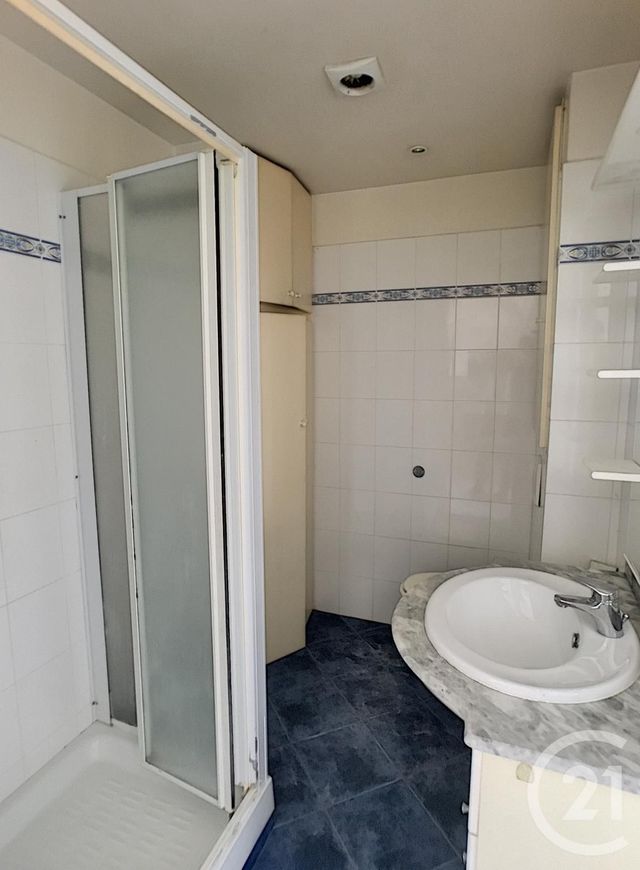 Appartement F2 à louer - 2 pièces - 30.89 m2 - CANNES - 06 - PROVENCE-ALPES-COTE-D-AZUR - Century 21 Immobilier Service Appartement F2 à louer - 2 pièces - 30.89 m2 - CANNES - 06 - PROVENCE-ALPES-COTE-D-AZUR - Century 21 Immobilier Service