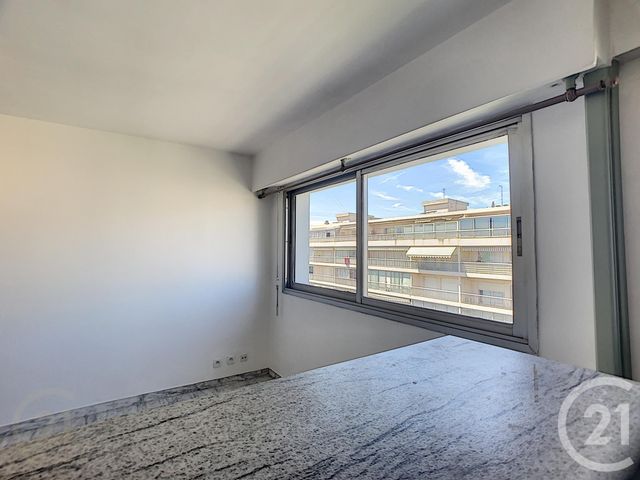 Appartement F1 à louer - 1 pièce - 25.52 m2 - CANNES - 06 - PROVENCE-ALPES-COTE-D-AZUR - Century 21 Immobilier Service Appartement F1 à louer - 1 pièce - 25.52 m2 - CANNES - 06 - PROVENCE-ALPES-COTE-D-AZUR - Century 21 Immobilier Service
