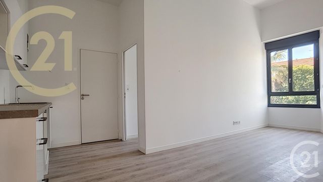 Afficher la photo en grand Appartement F2 à vendre - 2 pièces - 35.67 m2 - CANNES - 06 - PROVENCE-ALPES-COTE-D-AZUR - Century 21 Immobilier Service