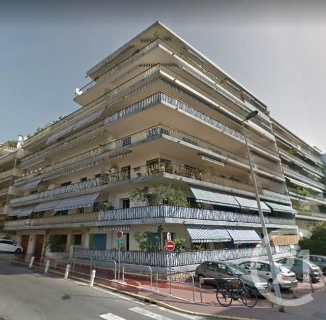 Afficher la photo en grand Appartement F1 à vendre - 1 pièce - 21.26 m2 - LE CANNET - 06 - PROVENCE-ALPES-COTE-D-AZUR - Century 21 Immobilier Service