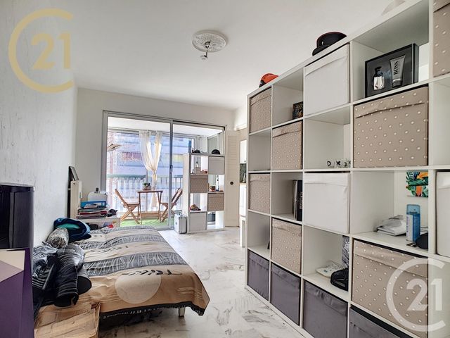 Afficher la photo en grand Appartement F1 à vendre - 1 pièce - 29.65 m2 - CANNES - 06 - PROVENCE-ALPES-COTE-D-AZUR - Century 21 Immobilier Service