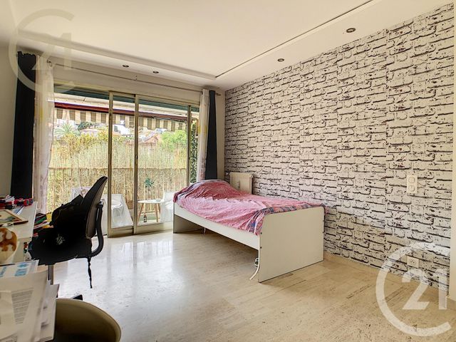 Afficher la photo en grand Appartement F2 à vendre - 2 pièces - 49.16 m2 - CANNES - 06 - PROVENCE-ALPES-COTE-D-AZUR - Century 21 Immobilier Service