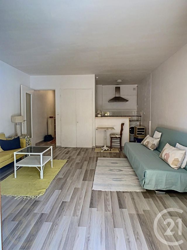 Afficher la photo en grand Appartement F1 à louer - 1 pièce - 30.9 m2 - CANNES - 06 - PROVENCE-ALPES-COTE-D-AZUR - Century 21 Immobilier Service