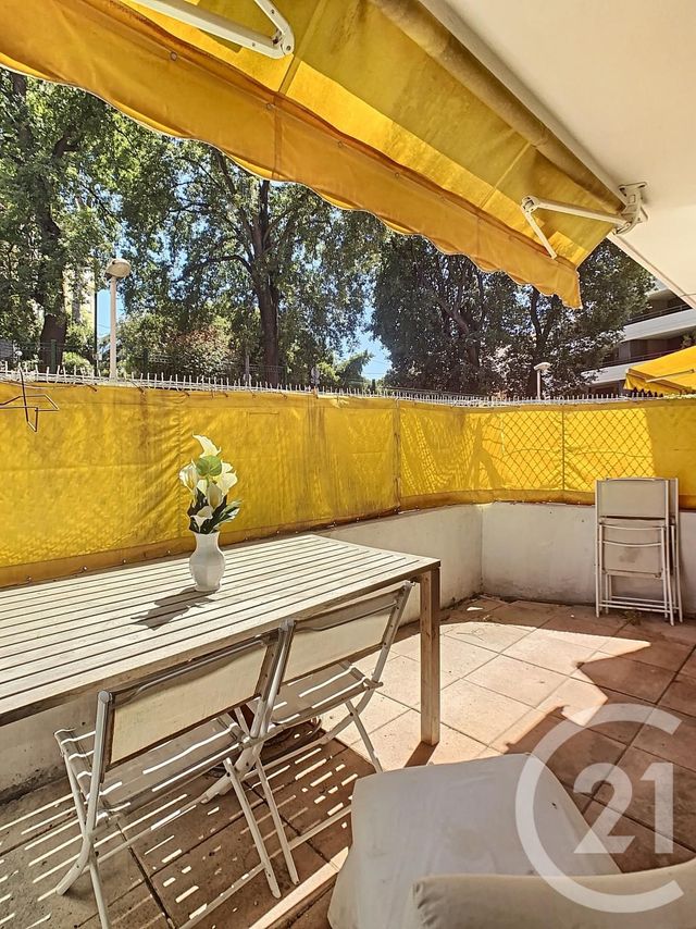 Afficher la photo en grand Appartement F1 à louer - 1 pièce - 30.9 m2 - CANNES - 06 - PROVENCE-ALPES-COTE-D-AZUR - Century 21 Immobilier Service