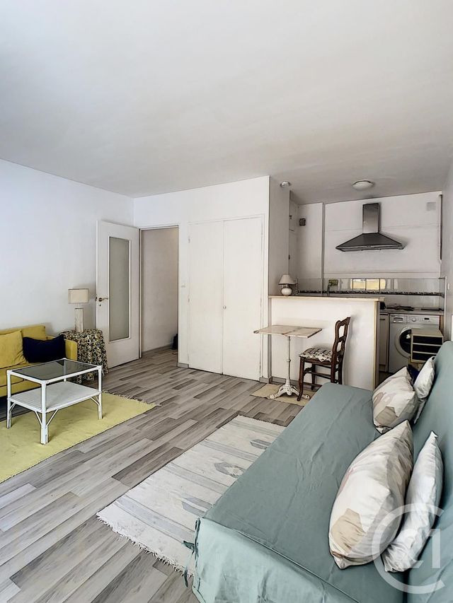 Afficher la photo en grand Appartement F1 à louer - 1 pièce - 30.9 m2 - CANNES - 06 - PROVENCE-ALPES-COTE-D-AZUR - Century 21 Immobilier Service
