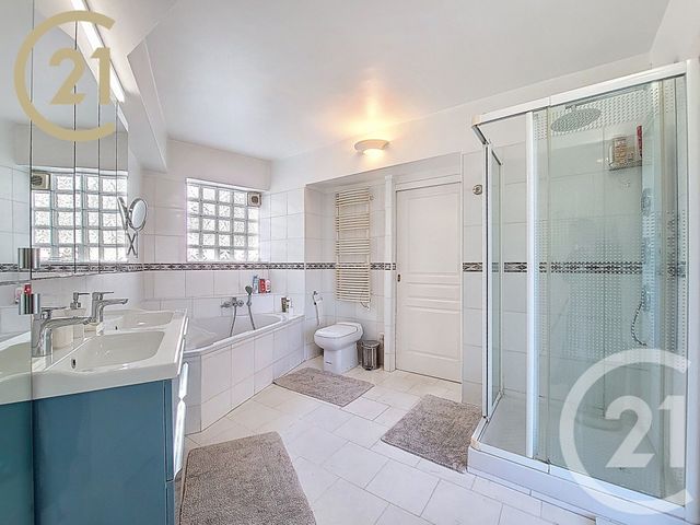 Appartement F6 à vendre - 6 pièces - 143.8 m2 - CANNES - 06 - PROVENCE-ALPES-COTE-D-AZUR - Century 21 Immobilier Service