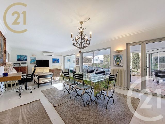 Appartement F6 à vendre - 6 pièces - 143.8 m2 - CANNES - 06 - PROVENCE-ALPES-COTE-D-AZUR - Century 21 Immobilier Service