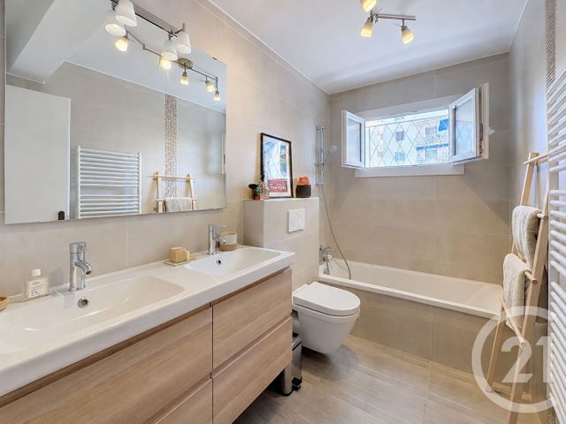 Appartement F4 à vendre - 4 pièces - 70.15 m2 - CANNES - 06 - PROVENCE-ALPES-COTE-D-AZUR - Century 21 Immobilier Service
