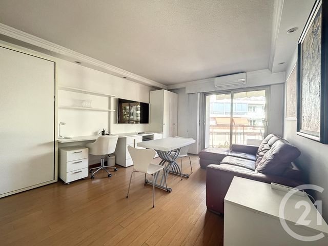 Appartement F2 à louer - 2 pièces - 44.05 m2 - LE CANNET - 06 - PROVENCE-ALPES-COTE-D-AZUR - Century 21 Immobilier Service