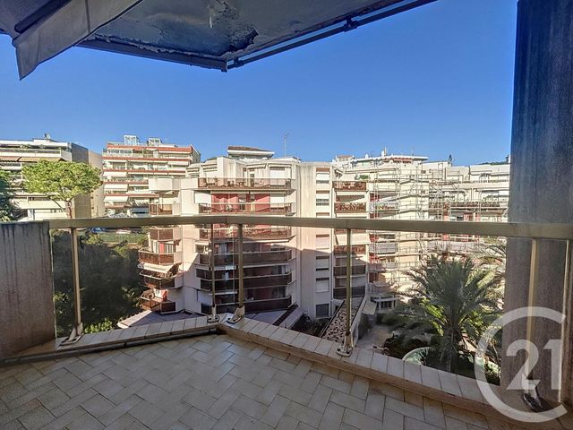 appartement à louer - 2 pièces - 39.0 m2 - LE CANNET - 06 - PROVENCE-ALPES-COTE-D-AZUR - Century 21 Immobilier Service