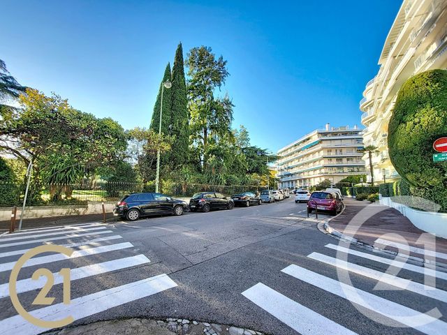 Appartement F4 à vendre - 4 pièces - 65.1 m2 - LE CANNET - 06 - PROVENCE-ALPES-COTE-D-AZUR - Century 21 Immobilier Service