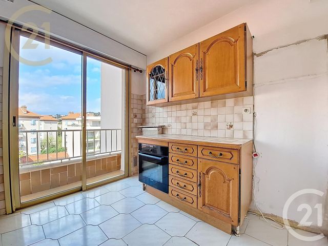 Appartement F3 à vendre - 3 pièces - 78.48 m2 - CANNES LA BOCCA - 06 - PROVENCE-ALPES-COTE-D-AZUR - Century 21 Immobilier Service