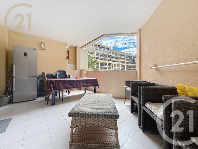 Afficher la photo en grand Appartement T3 à vendre - 3 pièces - 35.64 m2 - CANNES LA BOCCA - 06 - PROVENCE-ALPES-COTE-D-AZUR - Century 21 Immobilier Service