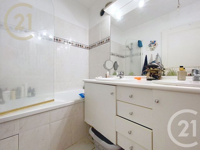 Appartement F3 à vendre - 3 pièces - 61.67 m2 - CANNES LA BOCCA - 06 - PROVENCE-ALPES-COTE-D-AZUR - Century 21 Immobilier Service