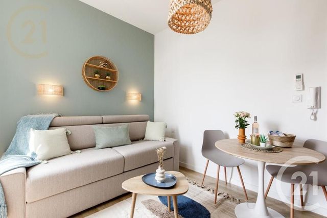 Afficher la photo en grand Appartement Studio à vendre - 1 pièce - 17.1 m2 - CANNES - 06 - PROVENCE-ALPES-COTE-D-AZUR - Century 21 Immobilier Service