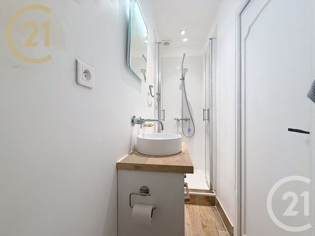 Afficher la photo en grand Appartement T2 à vendre - 2 pièces - 32.01 m2 - CANNES - 06 - PROVENCE-ALPES-COTE-D-AZUR - Century 21 Immobilier Service