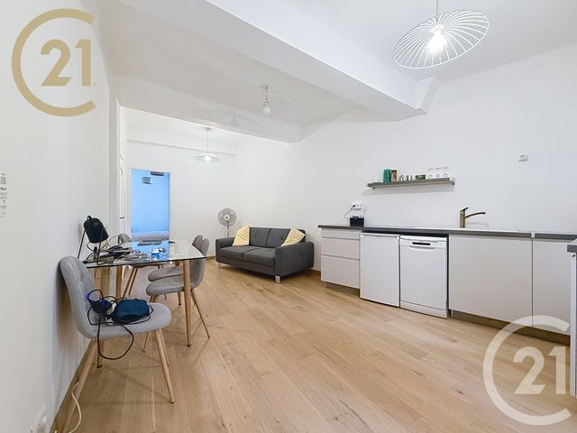 Afficher la photo en grand Appartement T2 à vendre - 2 pièces - 32.01 m2 - CANNES - 06 - PROVENCE-ALPES-COTE-D-AZUR - Century 21 Immobilier Service