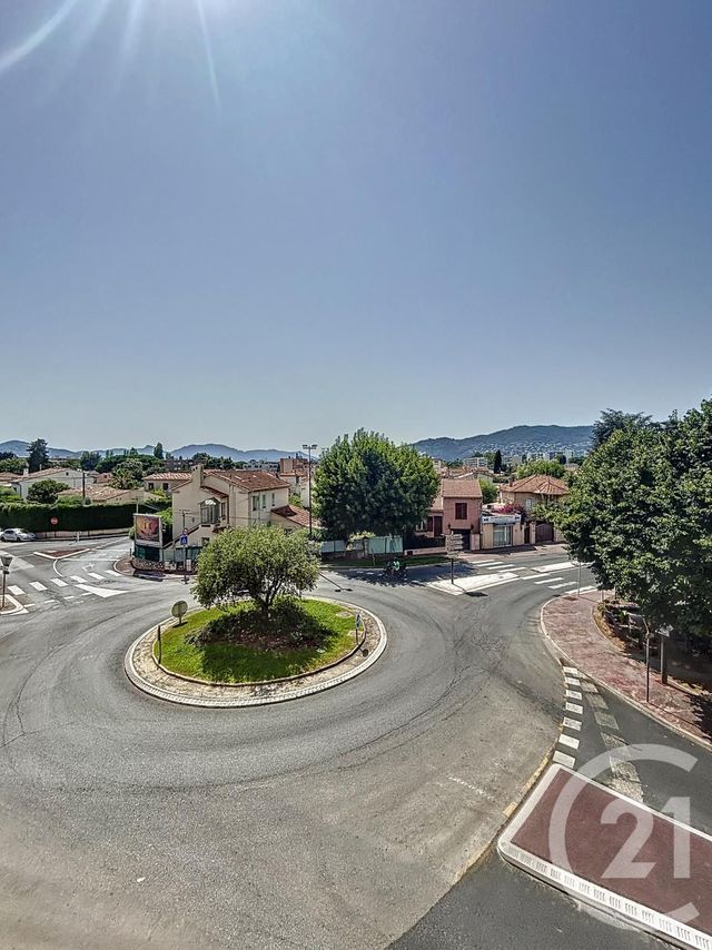 Appartement F2 à louer - 2 pièces - 40.13 m2 - CANNES LA BOCCA - 06 - PROVENCE-ALPES-COTE-D-AZUR - Century 21 Immobilier Service