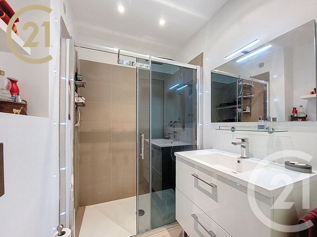 Afficher la photo en grand Appartement F3 à vendre - 3 pièces - 82.4 m2 - CANNES - 06 - PROVENCE-ALPES-COTE-D-AZUR - Century 21 Immobilier Service