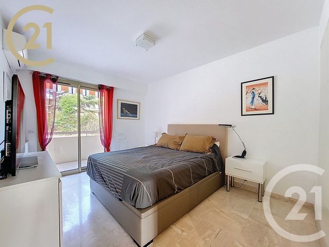 Afficher la photo en grand Appartement F3 à vendre - 3 pièces - 82.4 m2 - CANNES - 06 - PROVENCE-ALPES-COTE-D-AZUR - Century 21 Immobilier Service