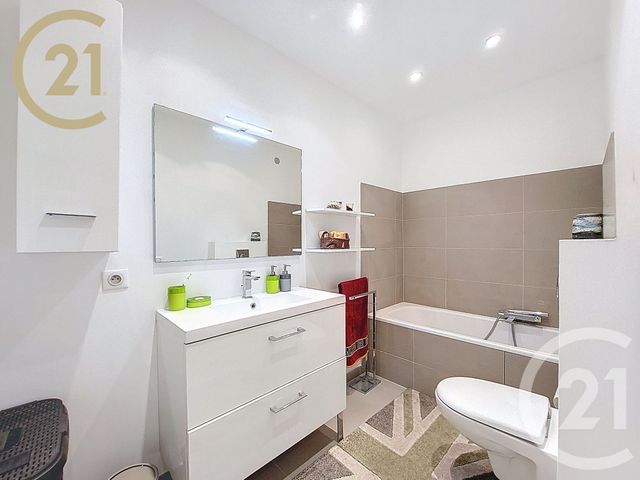 Afficher la photo en grand Appartement F3 à vendre - 3 pièces - 82.4 m2 - CANNES - 06 - PROVENCE-ALPES-COTE-D-AZUR - Century 21 Immobilier Service