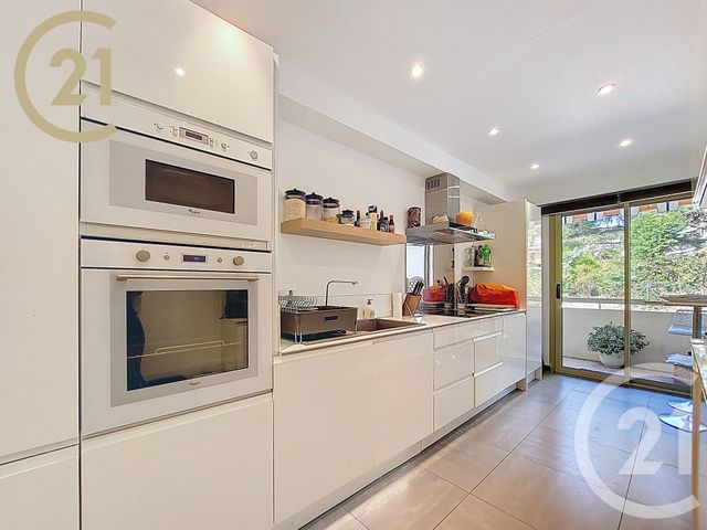 Afficher la photo en grand Appartement F3 à vendre - 3 pièces - 82.4 m2 - CANNES - 06 - PROVENCE-ALPES-COTE-D-AZUR - Century 21 Immobilier Service