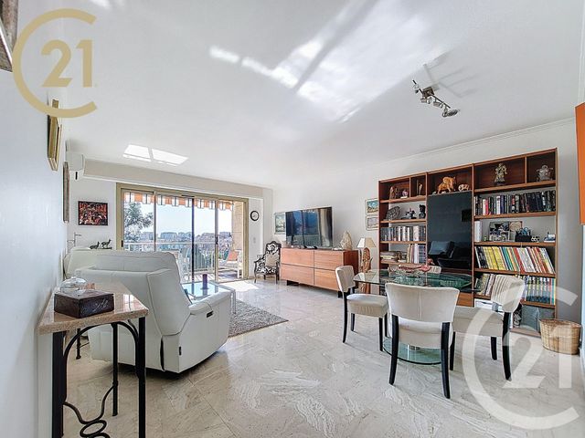Afficher la photo en grand Appartement F3 à vendre - 3 pièces - 82.4 m2 - CANNES - 06 - PROVENCE-ALPES-COTE-D-AZUR - Century 21 Immobilier Service