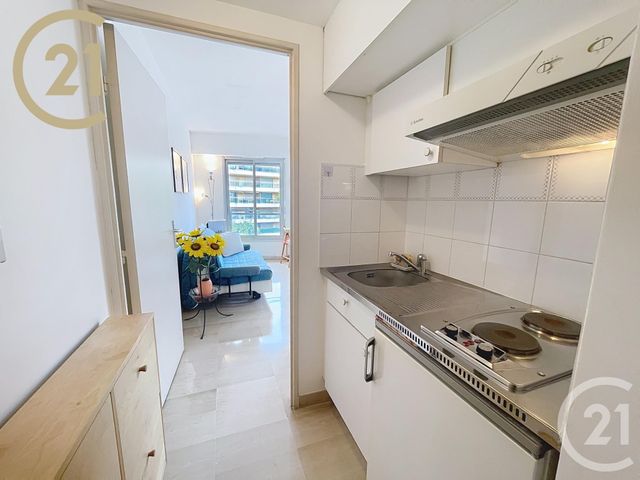 Appartement F1 à vendre - 1 pièce - 23.65 m2 - CANNES - 06 - PROVENCE-ALPES-COTE-D-AZUR - Century 21 Immobilier Service