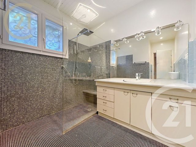 Afficher la photo en grand maison à vendre - 4 pièces - 164.0 m2 - CANNES LA BOCCA - 06 - PROVENCE-ALPES-COTE-D-AZUR - Century 21 Immobilier Service