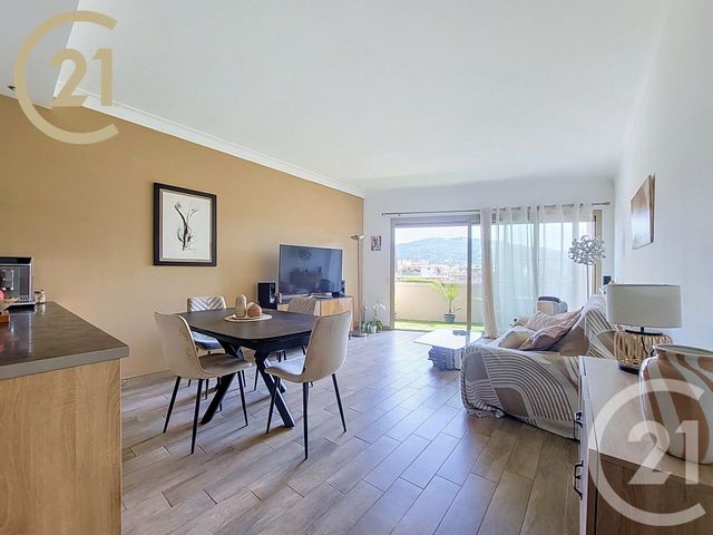 Appartement F2 à vendre - 2 pièces - 58.08 m2 - CANNES - 06 - PROVENCE-ALPES-COTE-D-AZUR - Century 21 Immobilier Service