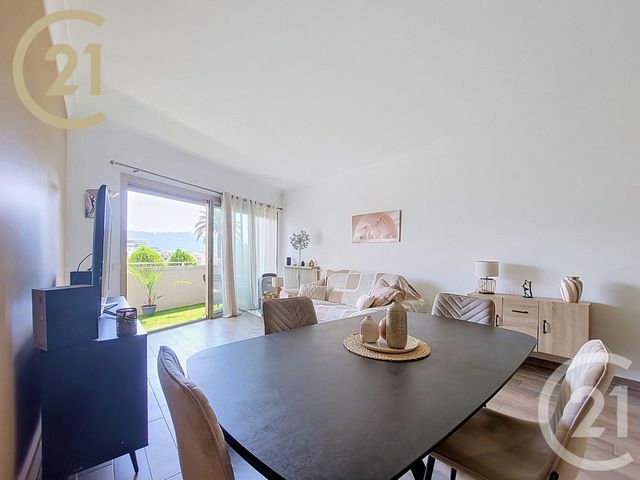 Appartement F2 à vendre - 2 pièces - 58.08 m2 - CANNES - 06 - PROVENCE-ALPES-COTE-D-AZUR - Century 21 Immobilier Service