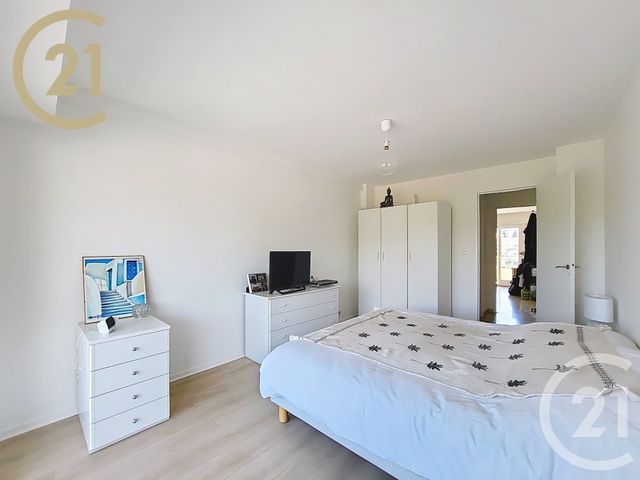 Afficher la photo en grand Appartement F3 à vendre - 3 pièces - 62.01 m2 - CANNES - 06 - PROVENCE-ALPES-COTE-D-AZUR - Century 21 Immobilier Service