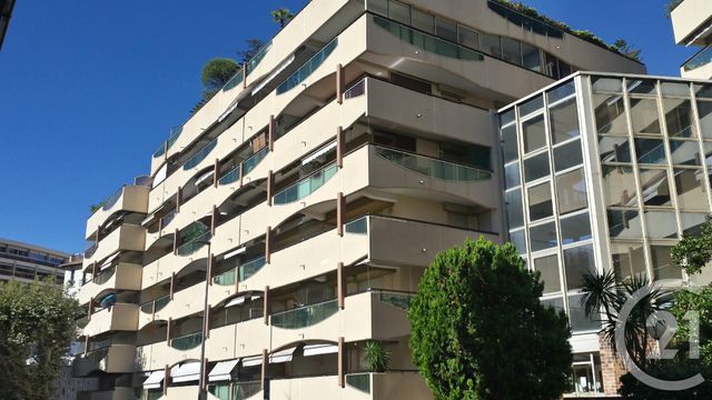 Afficher la photo en grand Appartement F2 à louer - 2 pièces - 32.61 m2 - CANNES - 06 - PROVENCE-ALPES-COTE-D-AZUR - Century 21 Immobilier Service