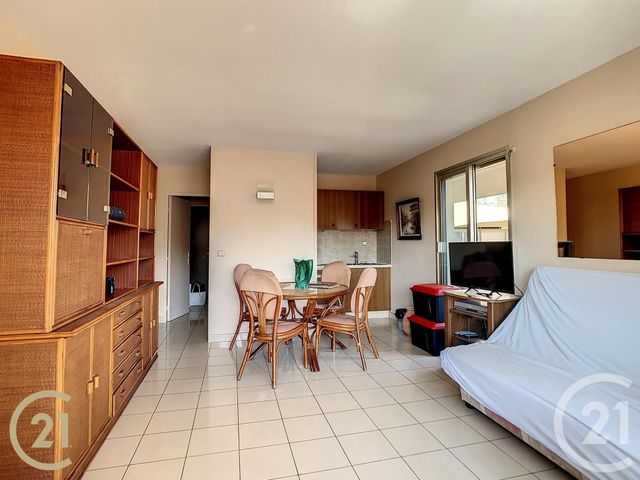 Afficher la photo en grand Appartement F2 à louer - 2 pièces - 32.61 m2 - CANNES - 06 - PROVENCE-ALPES-COTE-D-AZUR - Century 21 Immobilier Service